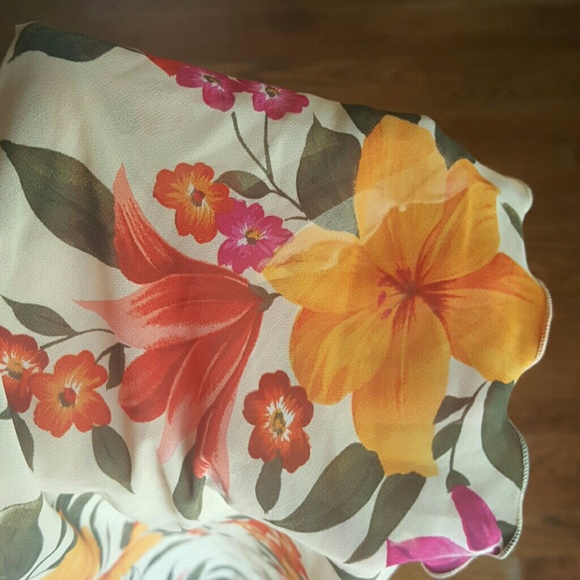 Victoria's Secret Large Floral Lingerie - Picture 3 of 3